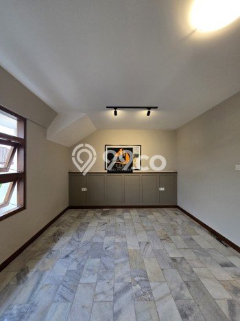 Rumah Elit Modern Siap Huni di Cipinang Jakarta Timur Rumah Elit Modern Siap Huni di Cipinang Jakarta Timur