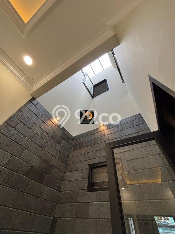 Dijual Rumah Luas Elegan Dengan View Eksklusif di Rawamangun, Jakarta Timur Dijual Rumah Luas Elegan Dengan View Eksklusif di Rawamangun, Jakarta Timur