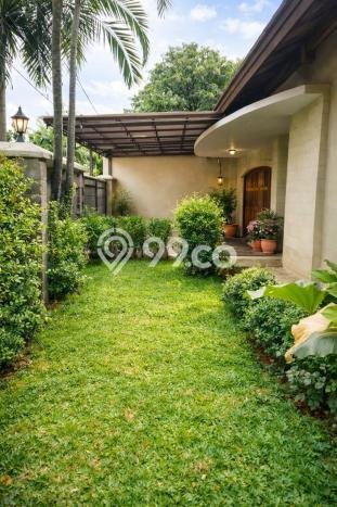 Rumah Luxury Modern Tanpa Renovasi di Cibubur Jakarta Timur Rumah Luxury Modern Tanpa Renovasi di Cibubur Jakarta Timur