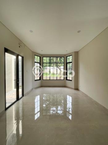 Dijual Rumah Luas Elegan Dengan View Cantik di Legenda Wisata, Bogor Dijual Rumah Luas Elegan Dengan View Cantik di Legenda Wisata, Bogor