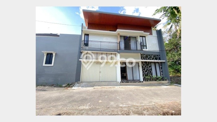 Dijual Cepat Rumah Bagus Siap Huni LB 180m2 di Ngaglik, Sleman Dijual Cepat Rumah Bagus Siap Huni LB 180m2 di Ngaglik, Sleman