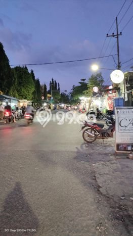 Untuk Dijual! Ruko di Manukan Surabaya LT 178m2 / LB 178m2 Kawasan Strategis Untuk Dijual! Ruko di Manukan Surabaya LT 178m2 / LB 178m2 Kawasan Strategis