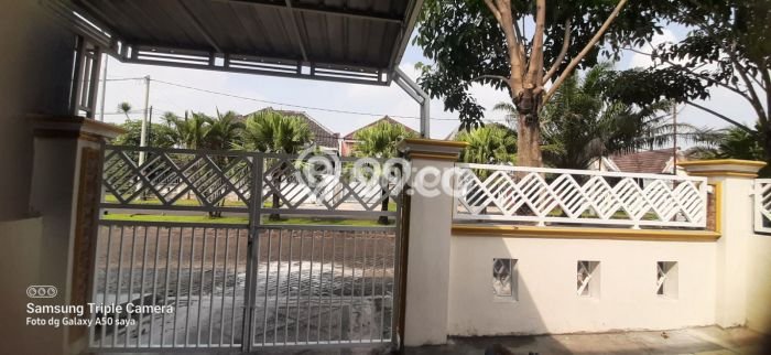 Jual Rumah Strategis Bagus Punya 2 KT di Menganti Gresik SHM Jual Rumah Strategis Bagus Punya 2 KT di Menganti Gresik SHM