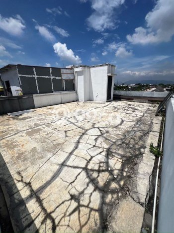 Ruko untuk Disewa di Pusat Bandung Luas Bangunan 288m2 Ruko untuk Disewa di Pusat Bandung Luas Bangunan 288m2