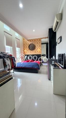 Rumah Luxury Modern Tanpa Renovasi di Pakuwon City Surabaya Rumah Luxury Modern Tanpa Renovasi di Pakuwon City Surabaya