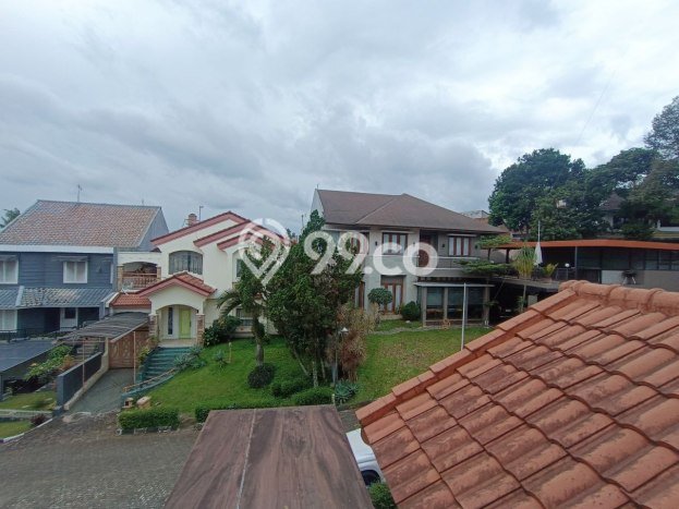 Ready to Use! Premium House LT 349m2 Desain Elegan di Cigadung Ready to Use! Premium House LT 349m2 Desain Elegan di Cigadung