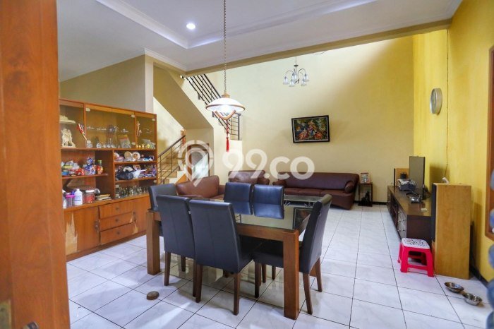 For Sale! Premium House LT 200m2 Desain Elegan di BKR For Sale! Premium House LT 200m2 Desain Elegan di BKR