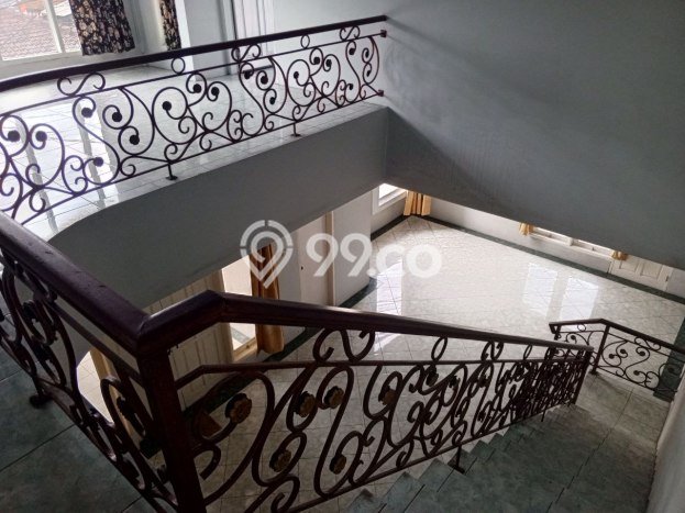 Rumah Mewah LB 450m2 Siap Pakai Desain Elegan di Turangga, Bandung Rumah Mewah LB 450m2 Siap Pakai Desain Elegan di Turangga, Bandung