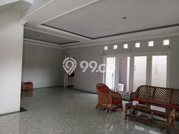 Rumah Mewah LB 450m2 Siap Pakai Desain Elegan di Turangga, Bandung Rumah Mewah LB 450m2 Siap Pakai Desain Elegan di Turangga, Bandung