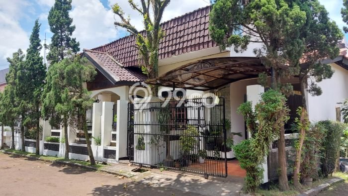 Jual Rumah Eksklusif 5 KT di Soekarno Hatta, Bandung Jual Rumah Eksklusif 5 KT di Soekarno Hatta, Bandung