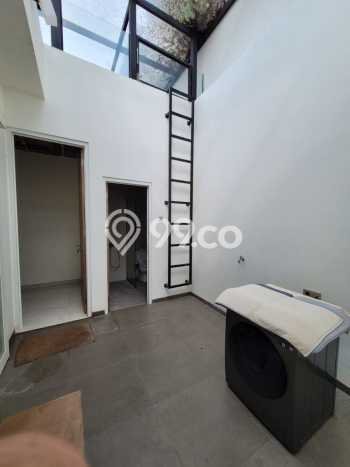 Jual Rumah Luas Megah Dengan View Cantik di Candi Golf, Semarang Jual Rumah Luas Megah Dengan View Cantik di Candi Golf, Semarang