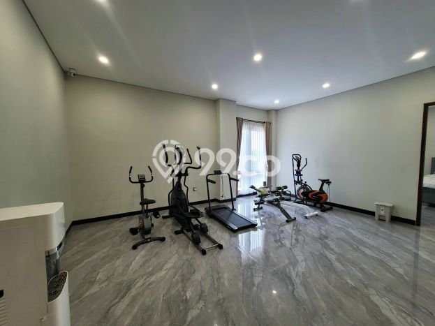 For Sale! Luxury House LT 280m2 Desain Elegan di Sleman For Sale! Luxury House LT 280m2 Desain Elegan di Sleman