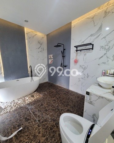 Hunian Mewah LB 180m2 Siap Huni Desain Elegan di BSB City, Semarang Hunian Mewah LB 180m2 Siap Huni Desain Elegan di BSB City, Semarang