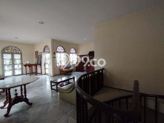 Rumah Elit LB 600m2 Siap Pakai Desain Elegan di Dr Cipto Mangunkusomo, Semarang Rumah Elit LB 600m2 Siap Pakai Desain Elegan di Dr Cipto Mangunkusomo, Semarang