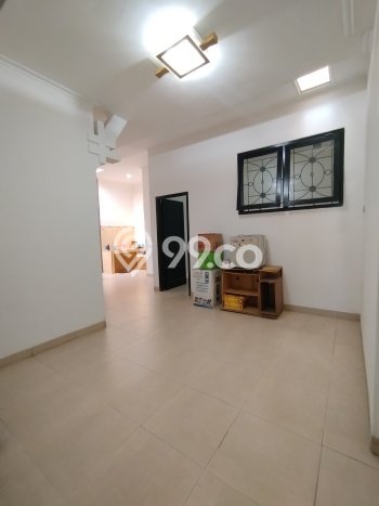 Rumah Strategis Modern Lb 168m2 di Gajah Mungkur, Semarang Rumah Strategis Modern Lb 168m2 di Gajah Mungkur, Semarang