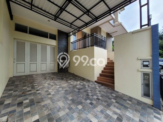 Jual Rumah Luas Megah Dengan View Cantik di Candi Golf, Semarang Jual Rumah Luas Megah Dengan View Cantik di Candi Golf, Semarang