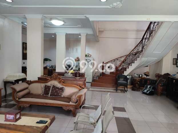 Hunian Mewah LB 320m2 Siap Pakai Desain Elegan di Pondok Ranji, Tangerang Hunian Mewah LB 320m2 Siap Pakai Desain Elegan di Pondok Ranji, Tangerang