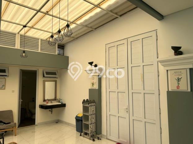 Rumah Mewah Siap Huni LT 240m2 di Kebayoran Lama, Jakarta Selatan Rumah Mewah Siap Huni LT 240m2 di Kebayoran Lama, Jakarta Selatan