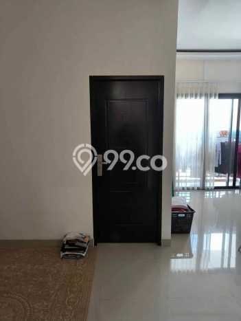 Rumah Strategis Modern Lb 140m2 di Ciputat, Tangerang Selatan Rumah Strategis Modern Lb 140m2 di Ciputat, Tangerang Selatan