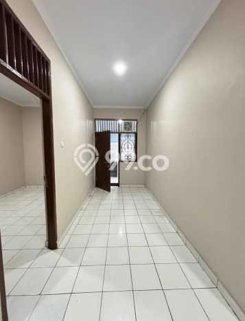 Hunian Cantik Minimalis Lb 120m2 di Kebon Jeruk, Jakarta Barat Hunian Cantik Minimalis Lb 120m2 di Kebon Jeruk, Jakarta Barat