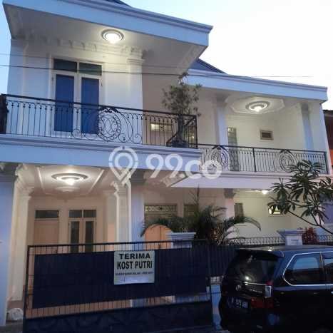 Rumah Elit Modern Tanpa Renovasi di BSD Griya Loka Tangerang Rumah Elit Modern Tanpa Renovasi di BSD Griya Loka Tangerang