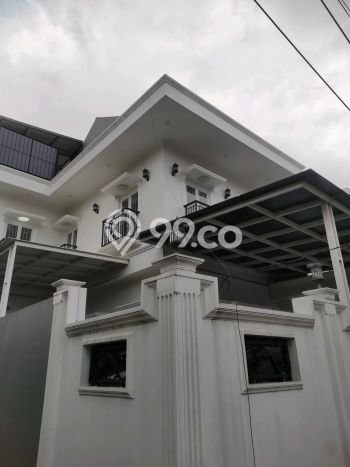 Dijual Rumah Mewah Elegan Dengan View Cantik di Joglo, Jakarta Barat Dijual Rumah Mewah Elegan Dengan View Cantik di Joglo, Jakarta Barat