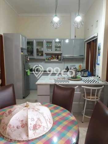 Bisa KPR! Rumah Strategis area Tebet, Luas 140m2m² LB 230m2m² Bisa KPR! Rumah Strategis area Tebet, Luas 140m2m² LB 230m2m²