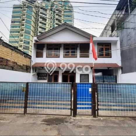 Rumah Kost untuk Dijual di Pancoran dengan 15 KT, 16 KM, Luas 200m2 Rumah Kost untuk Dijual di Pancoran dengan 15 KT, 16 KM, Luas 200m2
