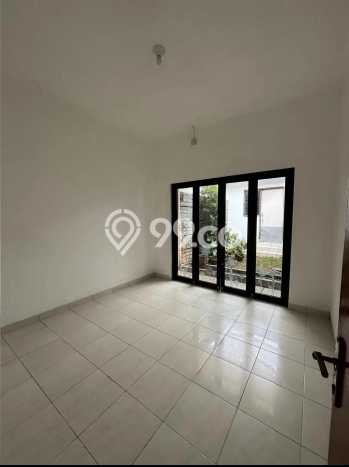 Rumah Modern 3 KT di BSD Griya Loka Tangerang Semi Furnished Rumah Modern 3 KT di BSD Griya Loka Tangerang Semi Furnished