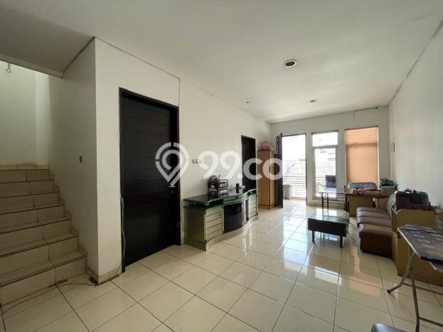 Rumah Luxury Modern Siap Huni di Taman Ratu Jakarta Barat Rumah Luxury Modern Siap Huni di Taman Ratu Jakarta Barat
