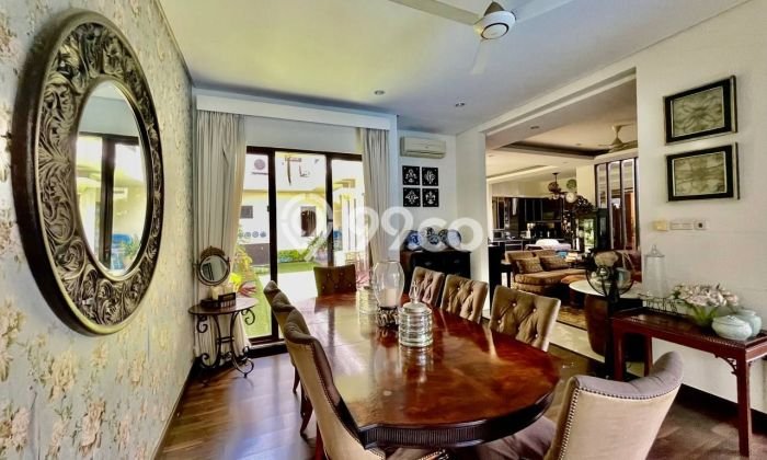 Siap Huni Rumah Mewah 5 Kamar di Mampang Prapatan Dekat ke Mana Pun Siap Huni Rumah Mewah 5 Kamar di Mampang Prapatan Dekat ke Mana Pun