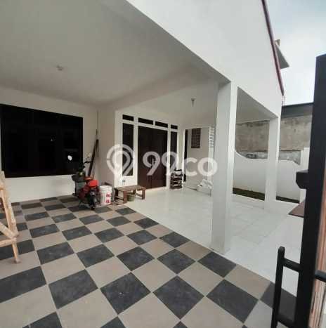 Rumah Strategis Modern Lb 160m2 di Ciputat, Tangerang Selatan Rumah Strategis Modern Lb 160m2 di Ciputat, Tangerang Selatan