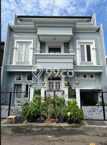 Rumah Mewah Siap Huni LT 240m2 di Kebayoran Lama, Jakarta Selatan Rumah Mewah Siap Huni LT 240m2 di Kebayoran Lama, Jakarta Selatan