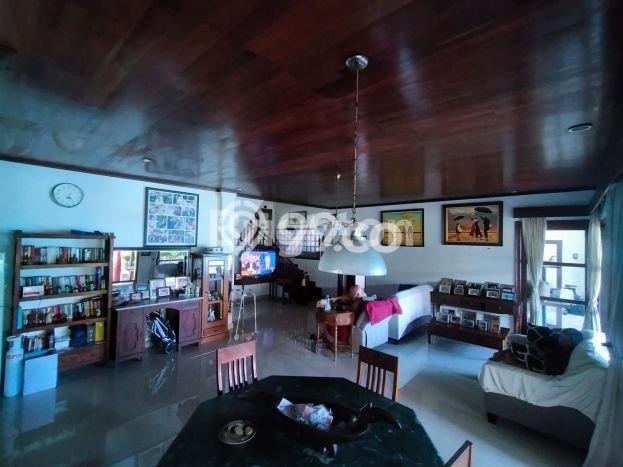 Siap Huni Rumah Mewah 4 Kamar di Kuta Dekat ke Mana Saja Siap Huni Rumah Mewah 4 Kamar di Kuta Dekat ke Mana Saja
