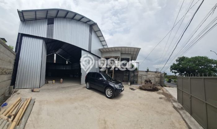 LOKASI PREMIUM! Gudang Kawasan Usaha di Gianyar, Luas 420m², Siap Operasional LOKASI PREMIUM! Gudang Kawasan Usaha di Gianyar, Luas 420m², Siap Operasional
