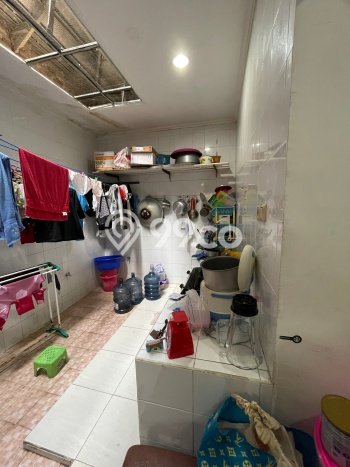 Rumah Kost untuk Dijual di Genteng dengan 7 KT, 7 KM, Luas 100m2 Rumah Kost untuk Dijual di Genteng dengan 7 KT, 7 KM, Luas 100m2
