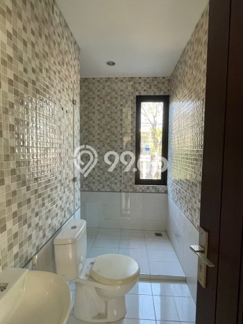 Hunian Eksklusif Siap Huni LT 135m2 di Sukolilo, Surabaya Hunian Eksklusif Siap Huni LT 135m2 di Sukolilo, Surabaya