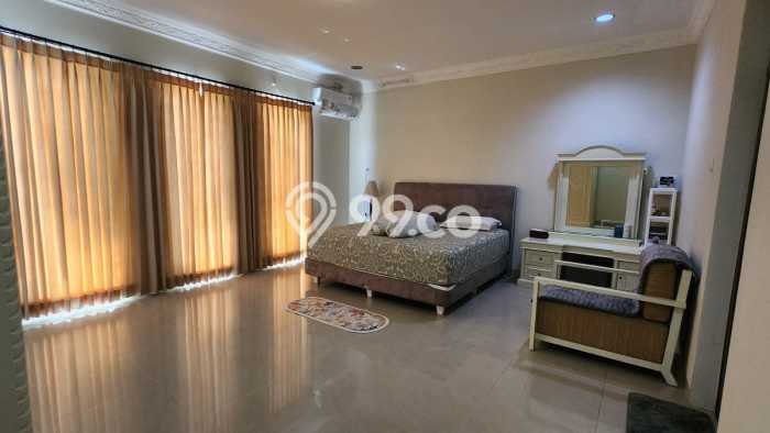 Hunian Mewah LB 400m2 Siap Huni Desain Elegan di Pakuwon Indah, Surabaya Hunian Mewah LB 400m2 Siap Huni Desain Elegan di Pakuwon Indah, Surabaya