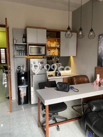 Dijual Rumah Premium dengan Fasilitas Sekitar Lengkap di Rungkut, Surabaya Dijual Rumah Premium dengan Fasilitas Sekitar Lengkap di Rungkut, Surabaya