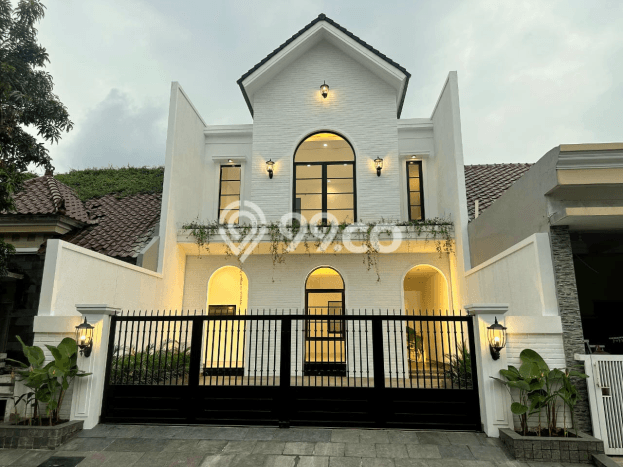 Rumah Mewah Dijual LT 152m2 di Rungkut, Surabaya Rumah Mewah Dijual LT 152m2 di Rungkut, Surabaya