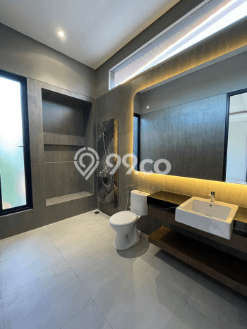 Dijual Rumah Luas Megah Dengan View Eksklusif di Manyar, Surabaya Dijual Rumah Luas Megah Dengan View Eksklusif di Manyar, Surabaya