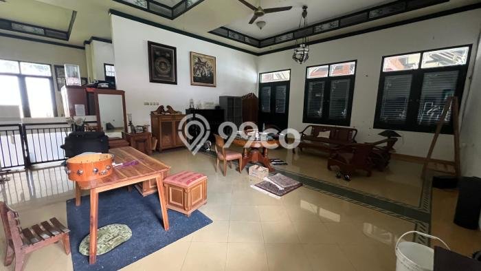 Jual Rumah Luas Elegan Dengan View Eksklusif di Manyar, Surabaya Jual Rumah Luas Elegan Dengan View Eksklusif di Manyar, Surabaya
