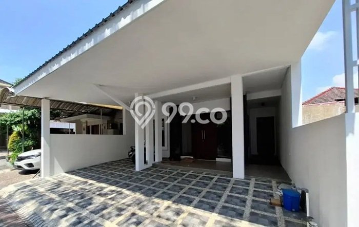 HOT DEAL! Jual Rumah Premium area Gayungan, Surabaya, LT 120m2m² Luas Bangunan 160m2m² HOT DEAL! Jual Rumah Premium area Gayungan, Surabaya, LT 120m2m² Luas Bangunan 160m2m²