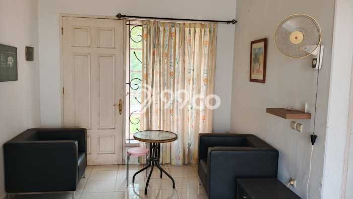 Disewakan Rumah Konsep Modern di BSD Tangerang Selatan dengan 3 Kamar Disewakan Rumah Konsep Modern di BSD Tangerang Selatan dengan 3 Kamar