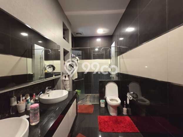 Rumah Strategis 5 Kamar Tidur dan 4 Kamar Mandi di Singgasana, Dekat Pusat Kota, Bandung Rumah Strategis 5 Kamar Tidur dan 4 Kamar Mandi di Singgasana, Dekat Pusat Kota, Bandung