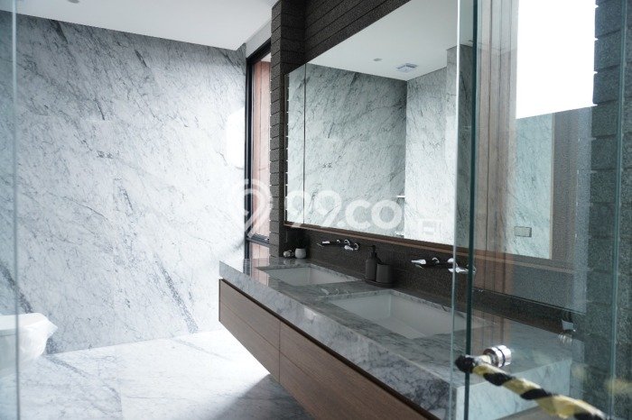 For Sale! Luxury House LT 498m2 Desain Modern di Kota Baru Parahyangan For Sale! Luxury House LT 498m2 Desain Modern di Kota Baru Parahyangan