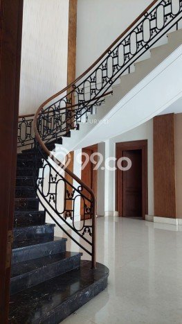 Jual Rumah Mewah Elegan Dengan View Eksklusif di Pondok Indah, Jakarta Selatan Jual Rumah Mewah Elegan Dengan View Eksklusif di Pondok Indah, Jakarta Selatan