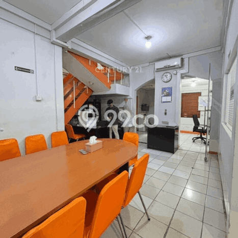 Hunian Elit LB 197m2 Siap Pakai Desain Elegan di Lebak Bulus, Jakarta Selatan Hunian Elit LB 197m2 Siap Pakai Desain Elegan di Lebak Bulus, Jakarta Selatan