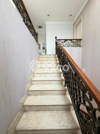 Dijual Rumah Luas Elegan Dengan View Eksklusif di Lebak Bulus, Jakarta Selatan Dijual Rumah Luas Elegan Dengan View Eksklusif di Lebak Bulus, Jakarta Selatan