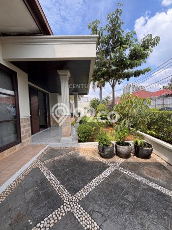 Ready to Use! Luxury House LT 883m2 Desain Modern di Gandaria Ready to Use! Luxury House LT 883m2 Desain Modern di Gandaria